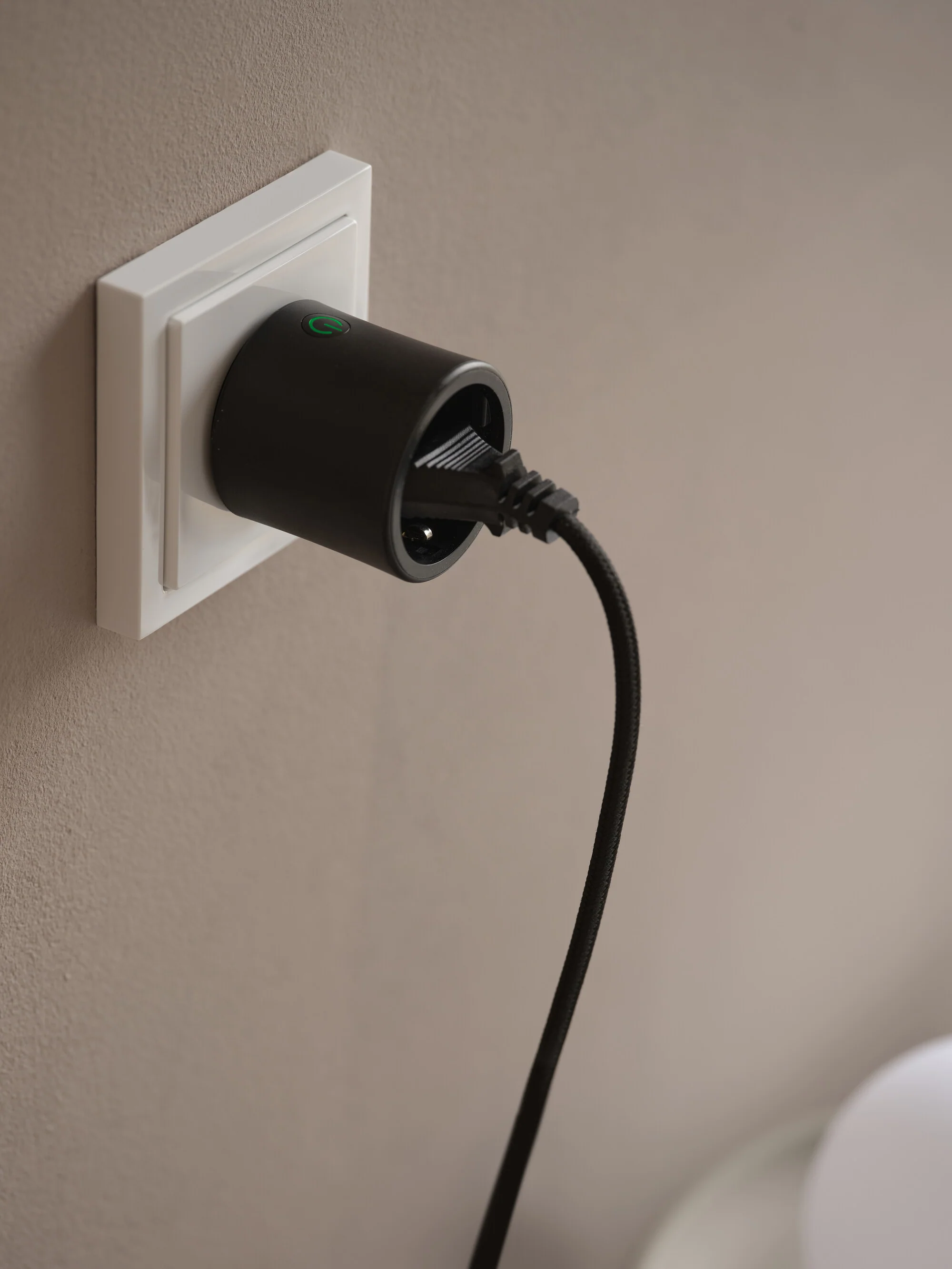 OSRAM SMART+ Plug med Zigbee-teknik, svart - Image 2